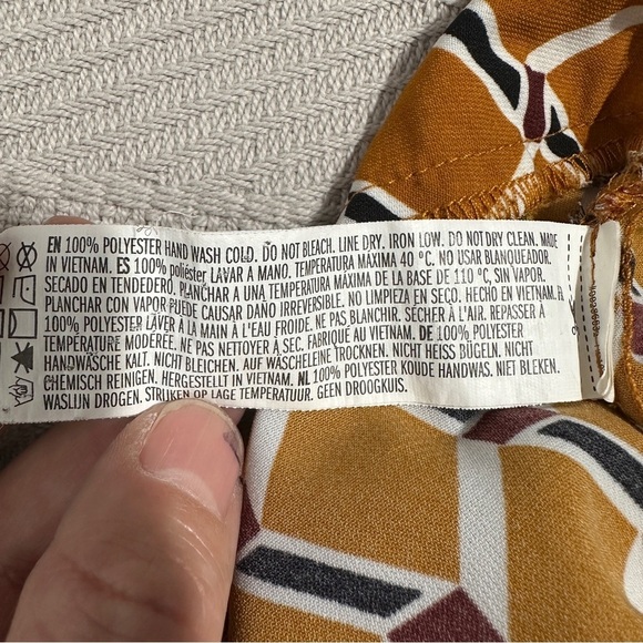 Forever 21 flowy wide leg pants, size small, geometric pattern, fall - Picture 9 of 9